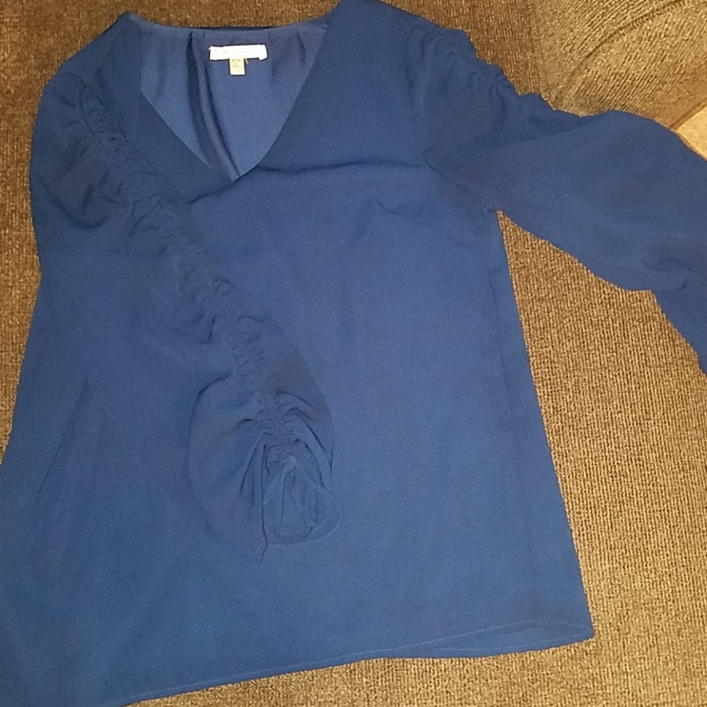 3/4 length sleeve v neck blouse
